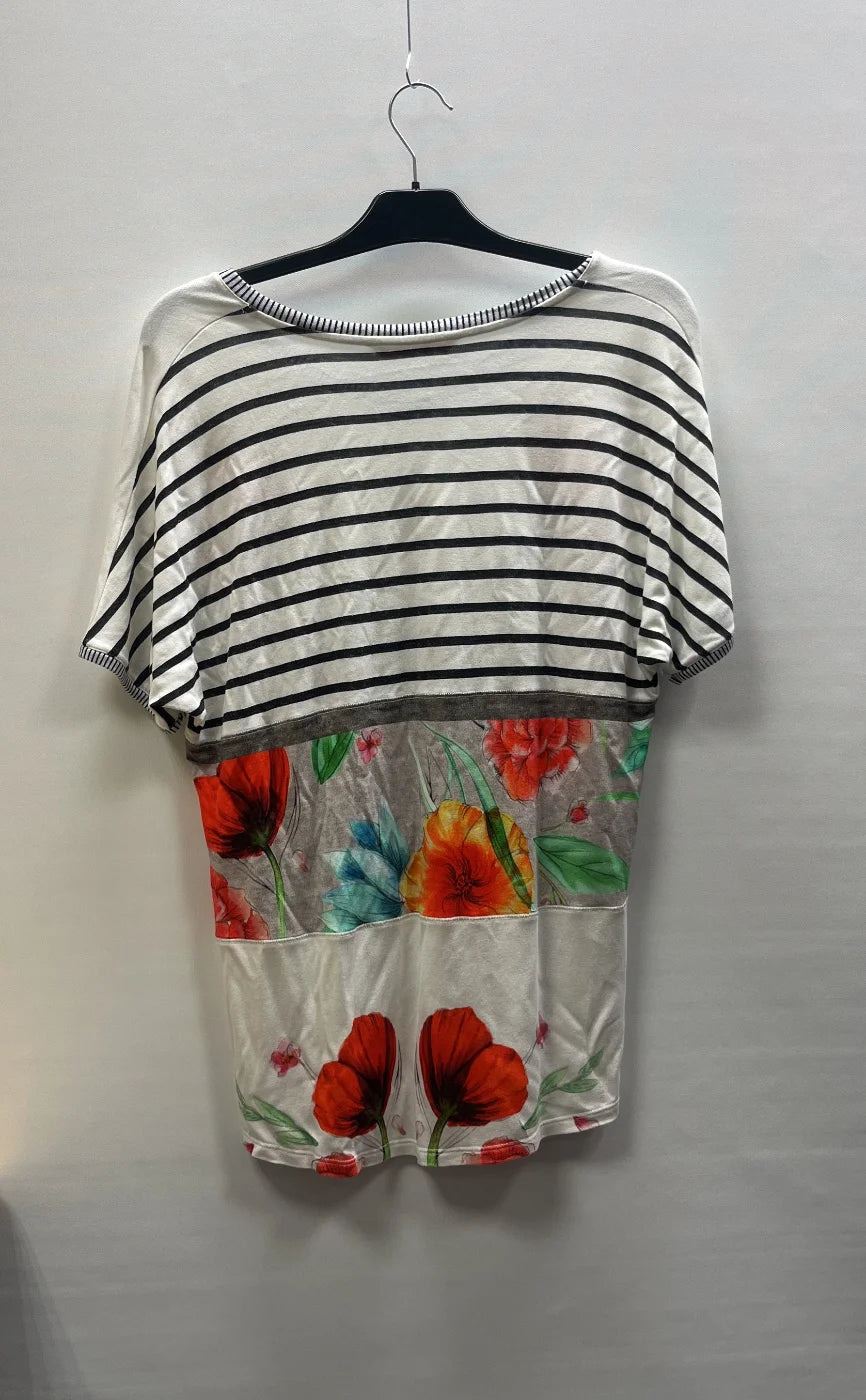 Desigual t-shirt med blommönster och v-ringning