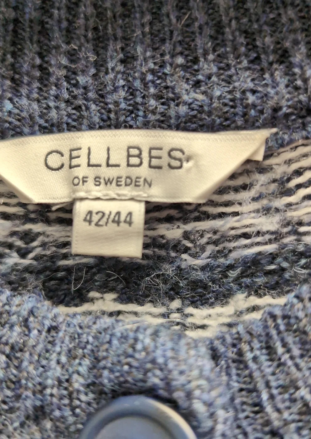 Cellbes mönstrad stickad kofta