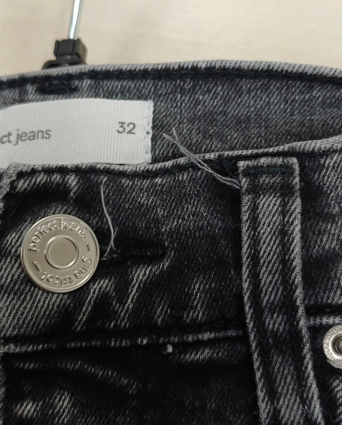 Perfect Jeans gråtvättade jeans med hög midja