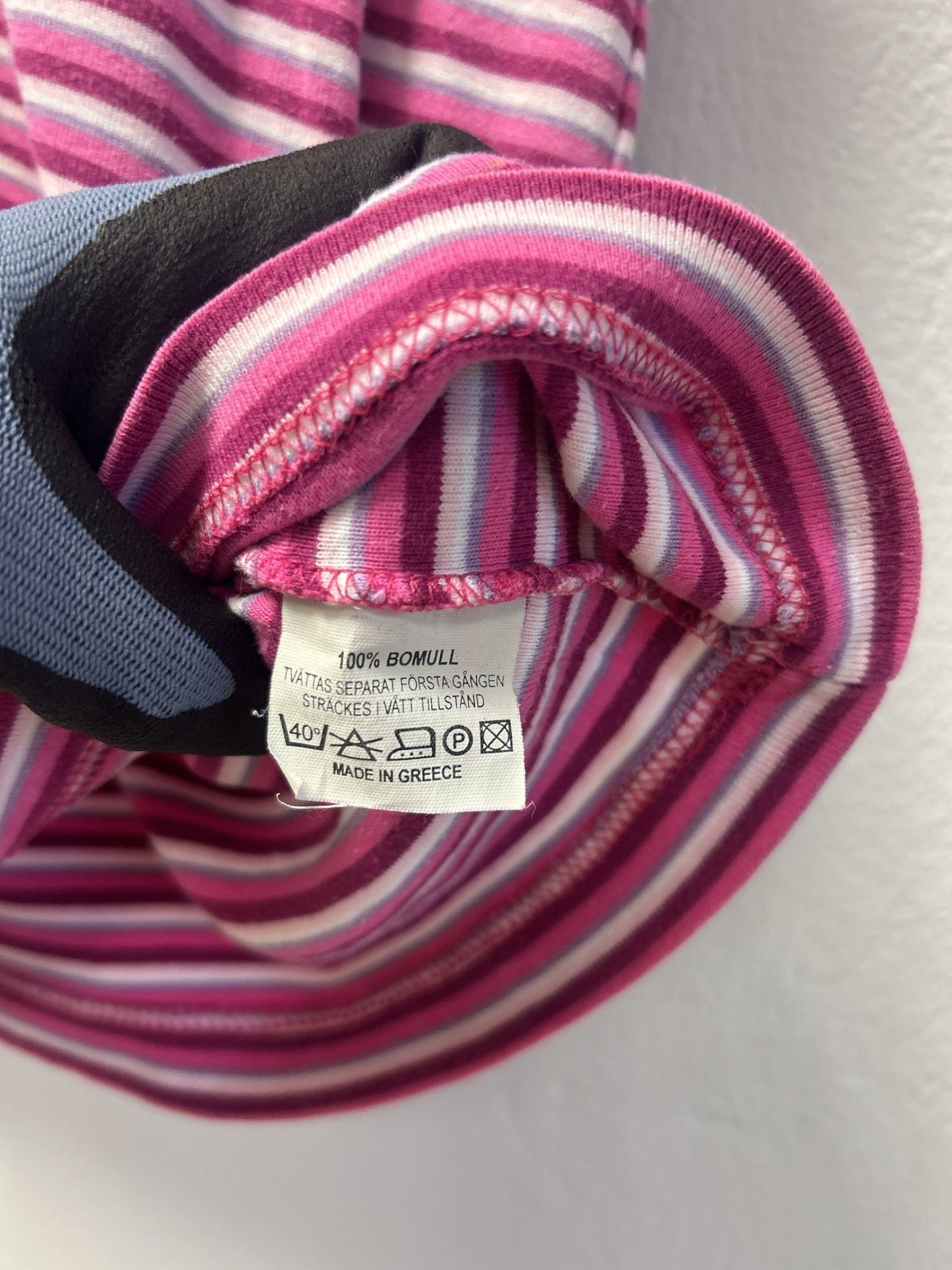 Randig rosa och vit t-shirt