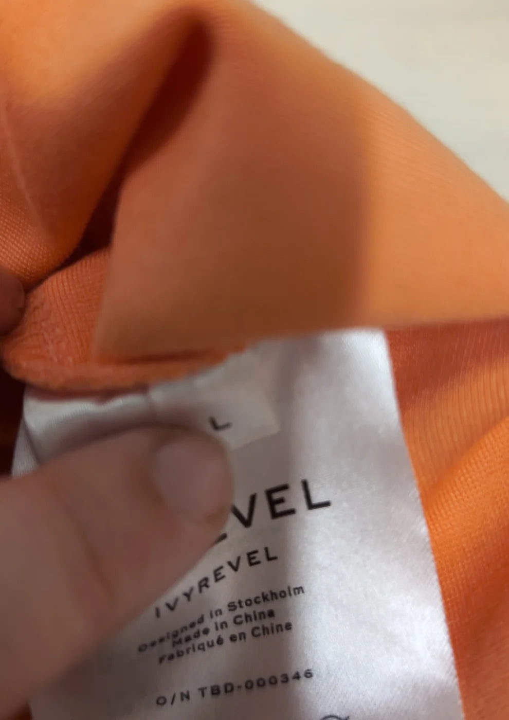 IVYREVEL figurnära orange klänning