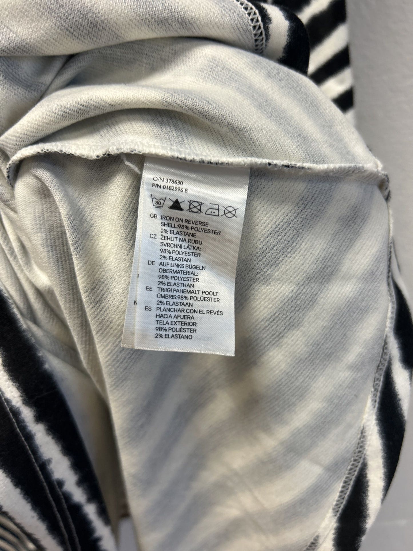 H&M svartvit randig ärmlös klänning
