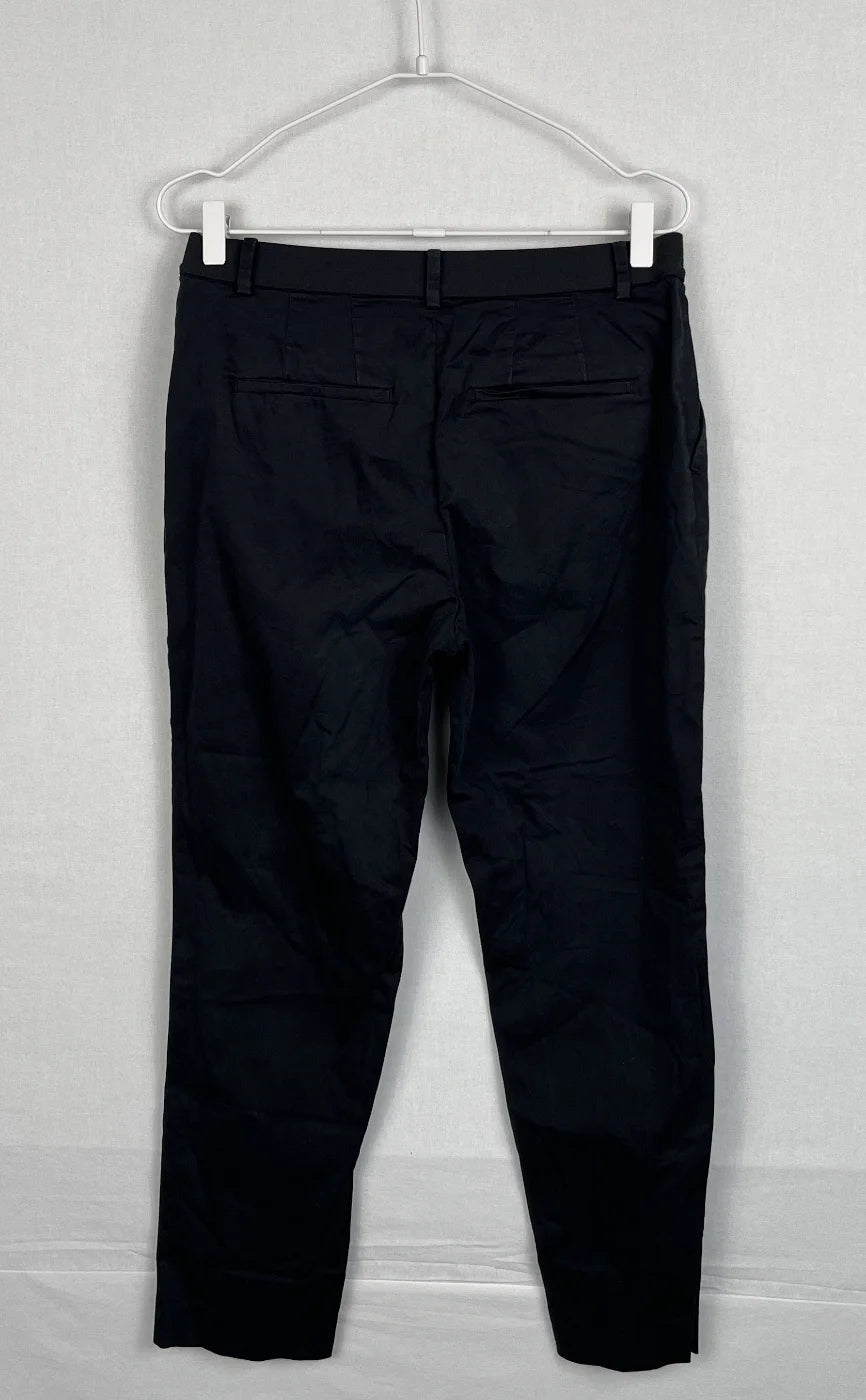 Uniqlo herrbyxor i svart, slim fit