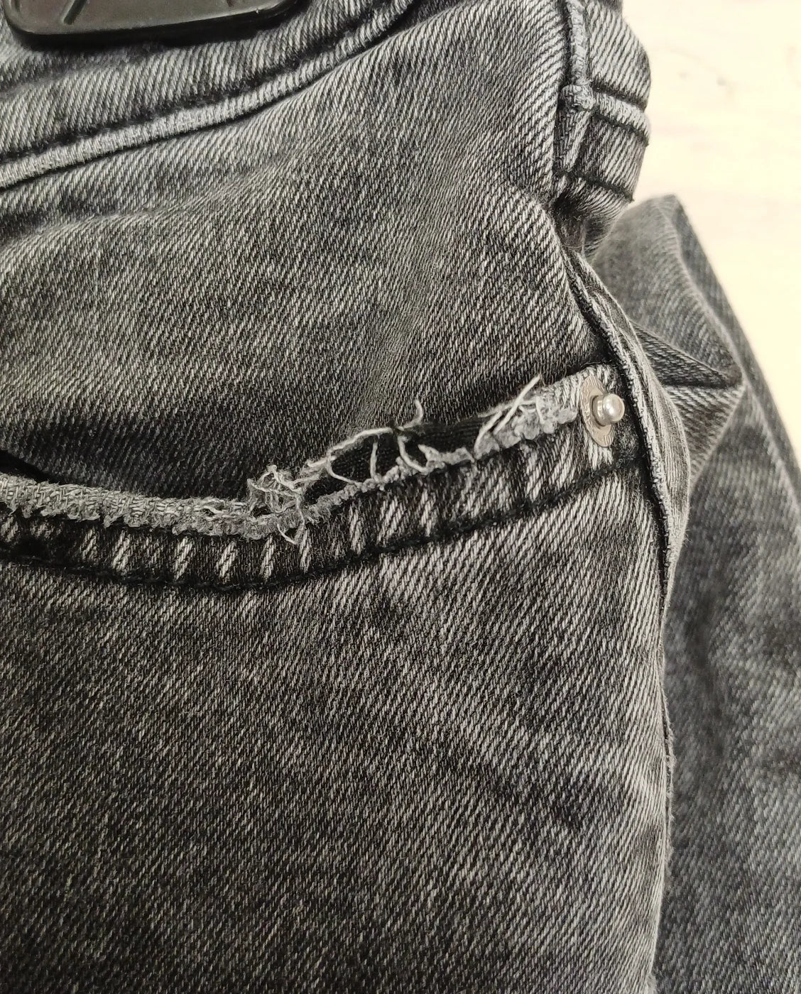 Perfect Jeans gråtvättade jeans med hög midja