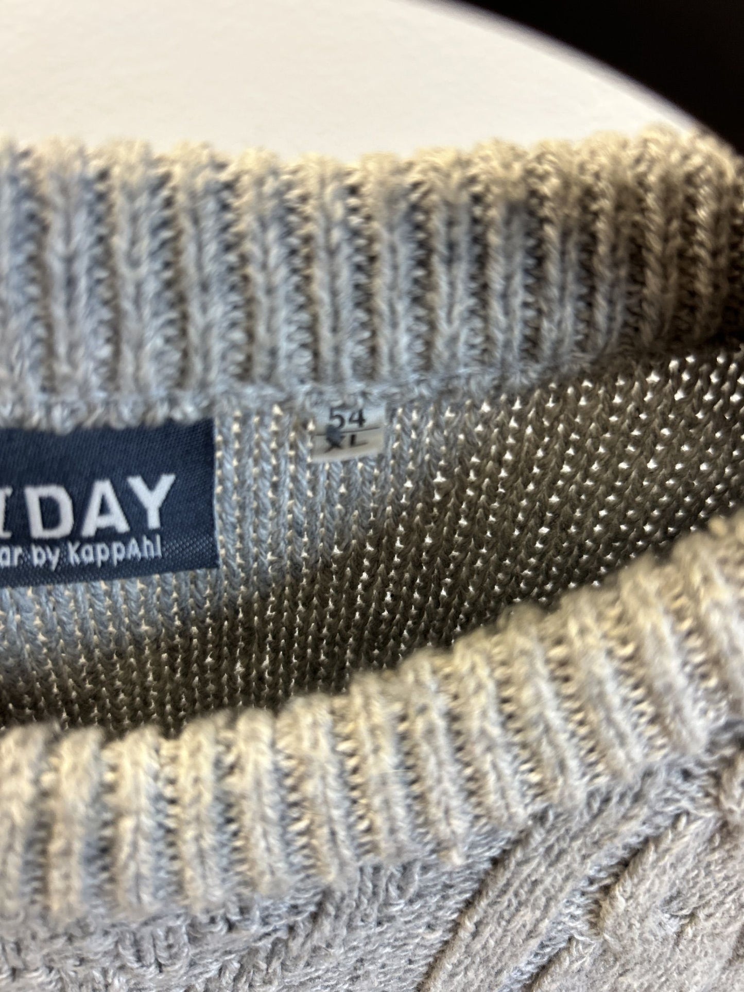 FRIDAY flätstickad tröja