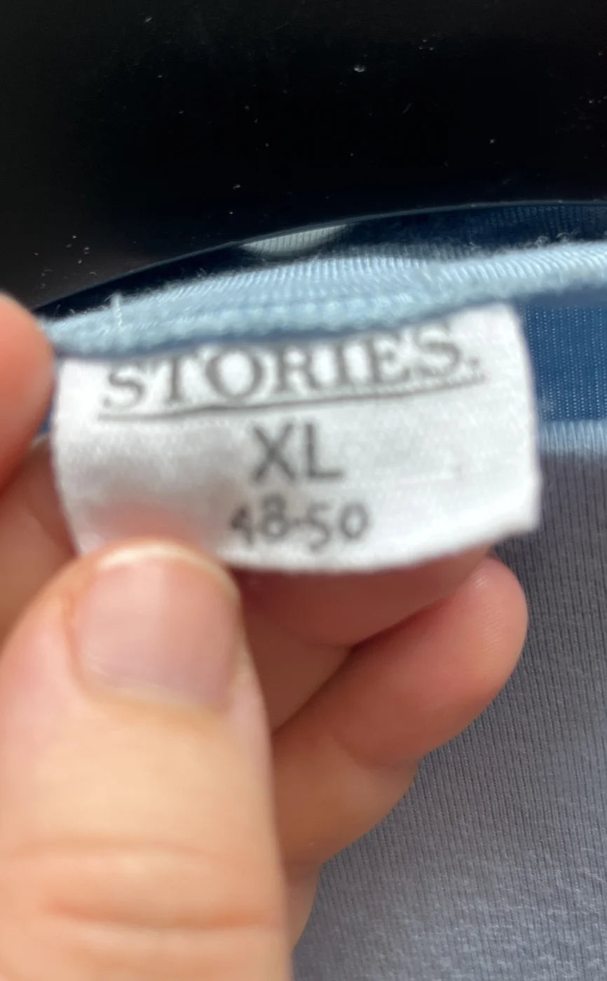 STORIES ljusblå t-shirt med sidsamling