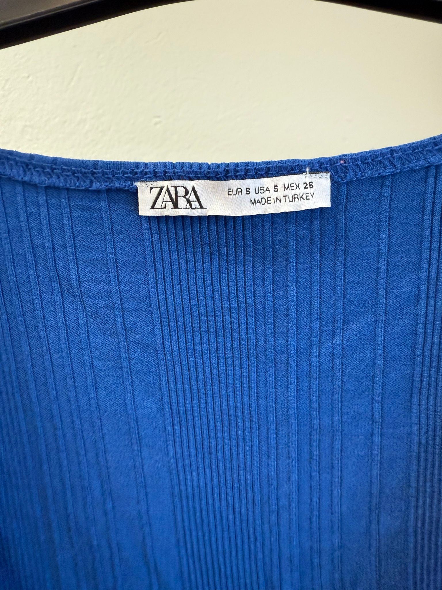 Zara ribbad klarblå knut-topp