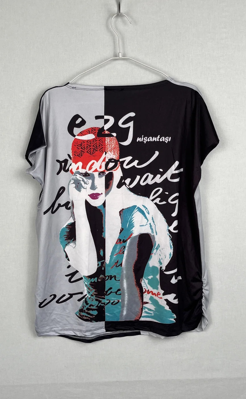 Ezgi Nişantaşı T-shirt med tryckt mönster
