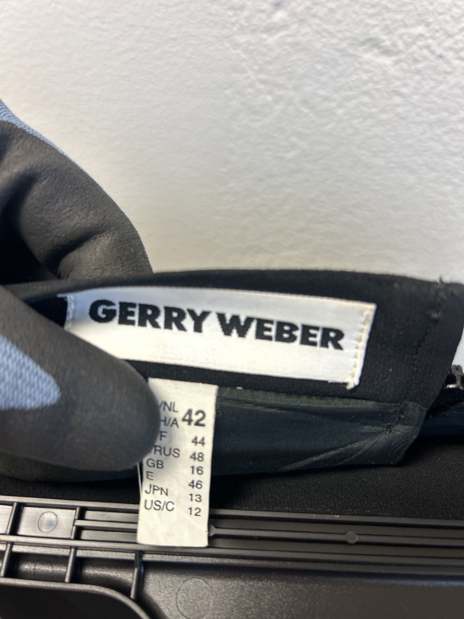 Gerry Weber svart midikjol
