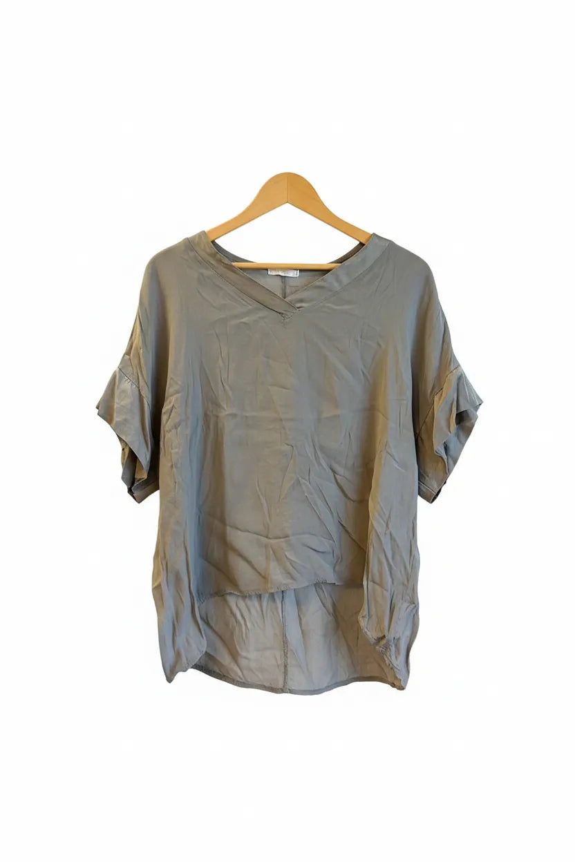 Mirelle ljus beige blus med v-ringning