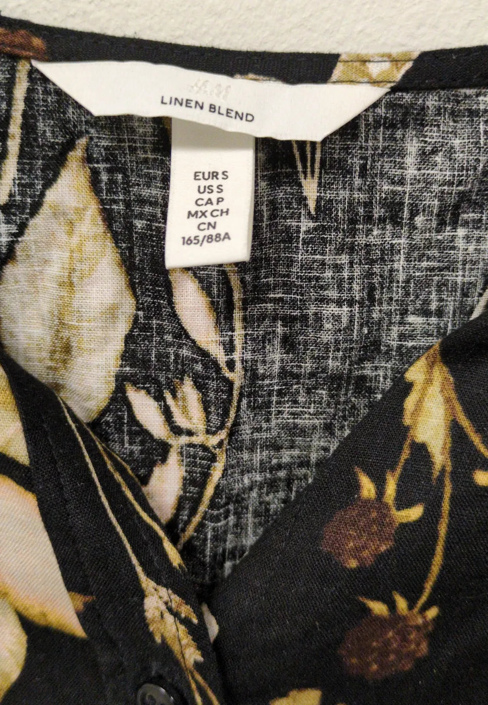 H&M blus med blommönster och puffärmar