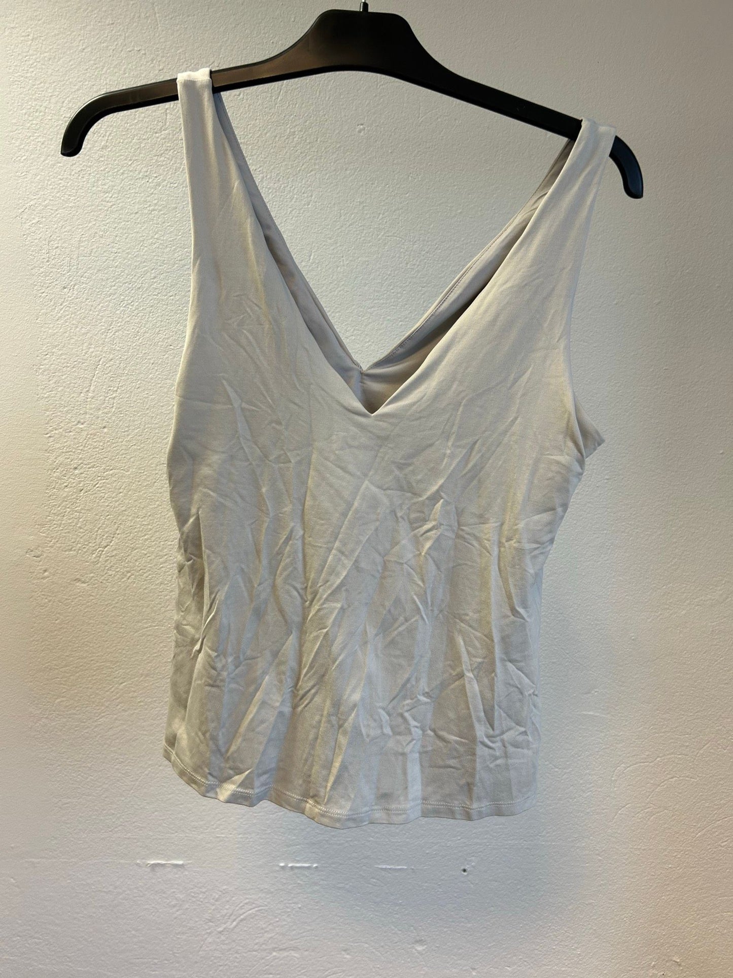 H&M beige linne med v-ringning