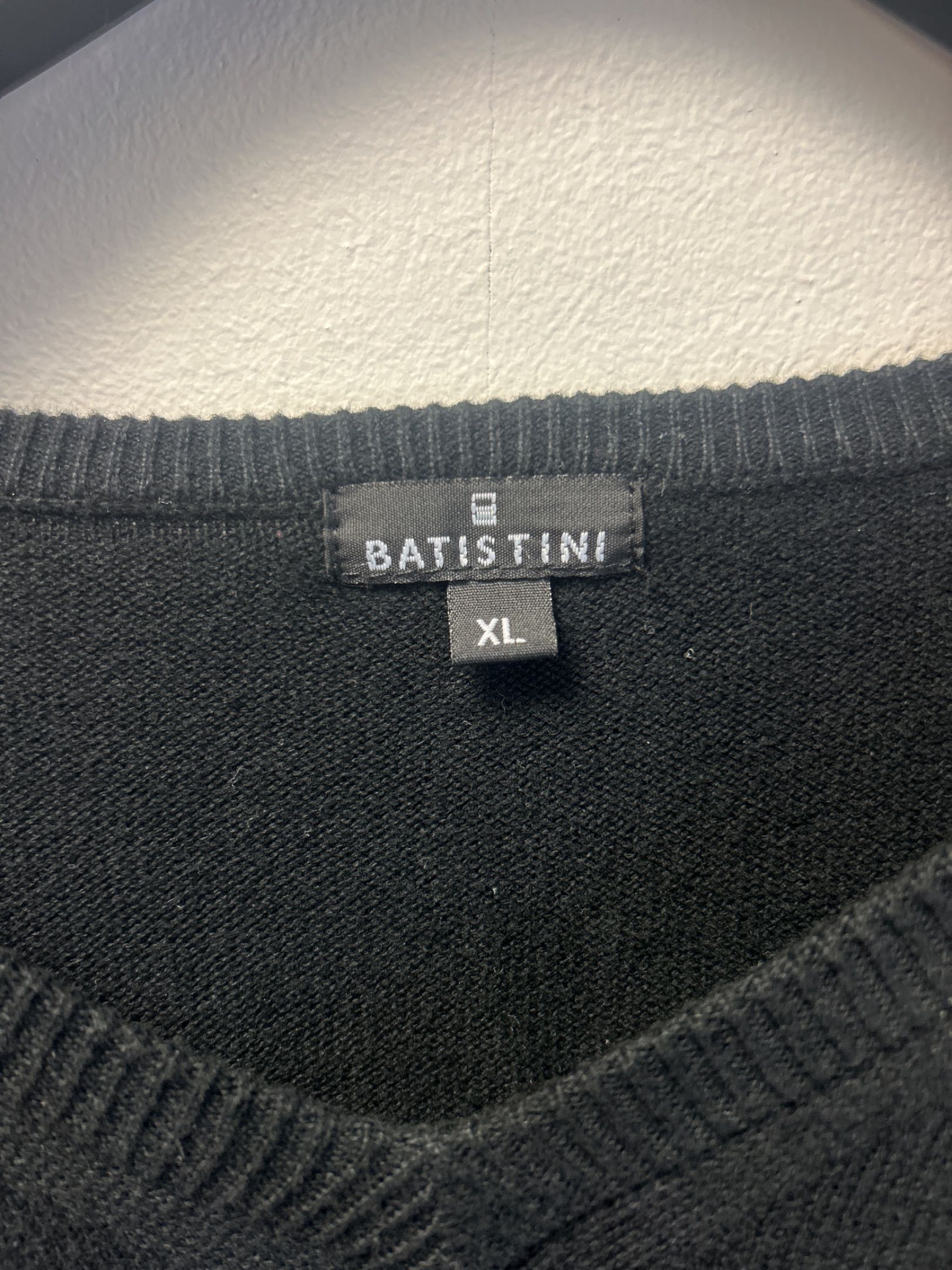 Batistini svart v-ringad tröja XL