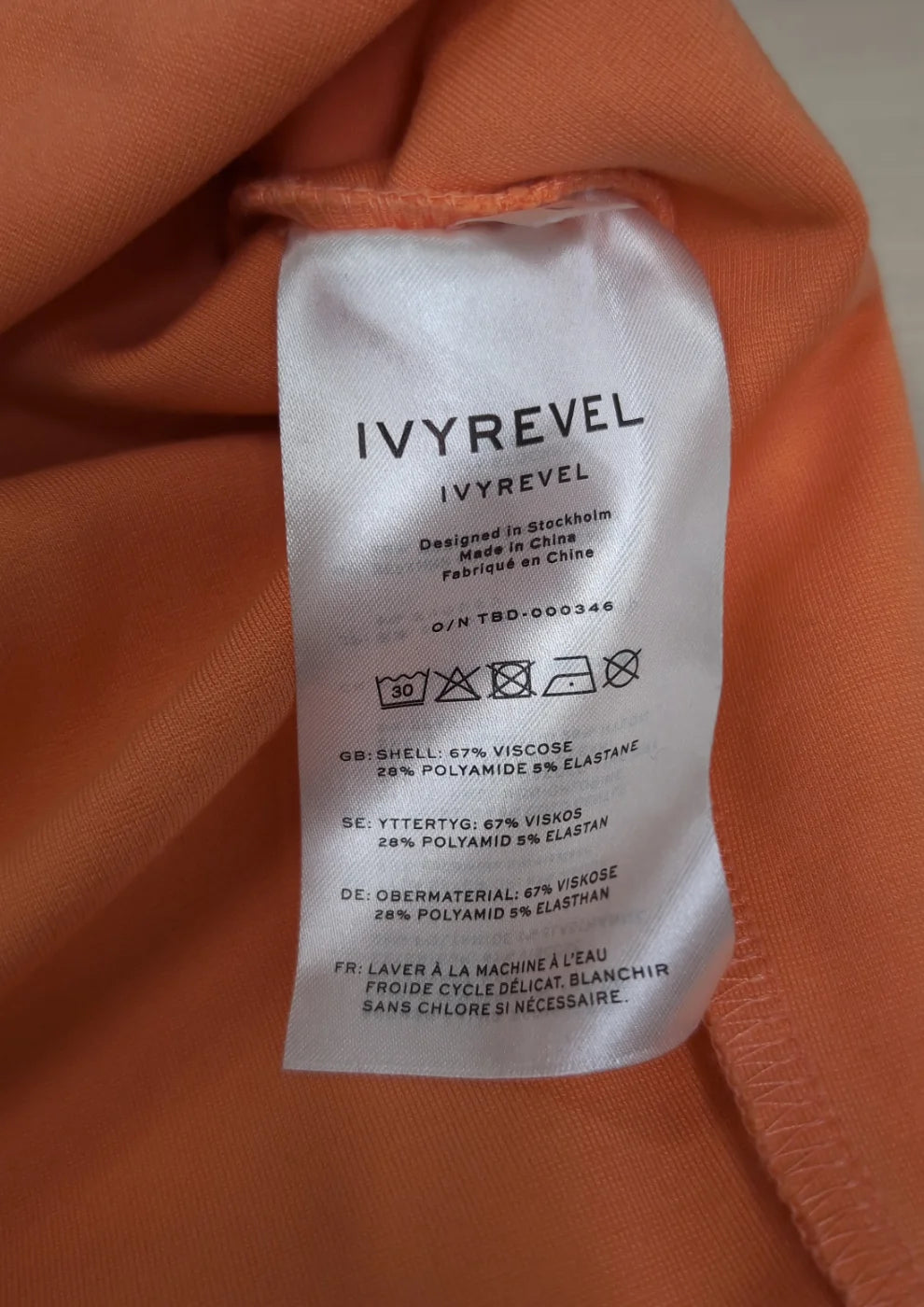 IVYREVEL figurnära orange klänning