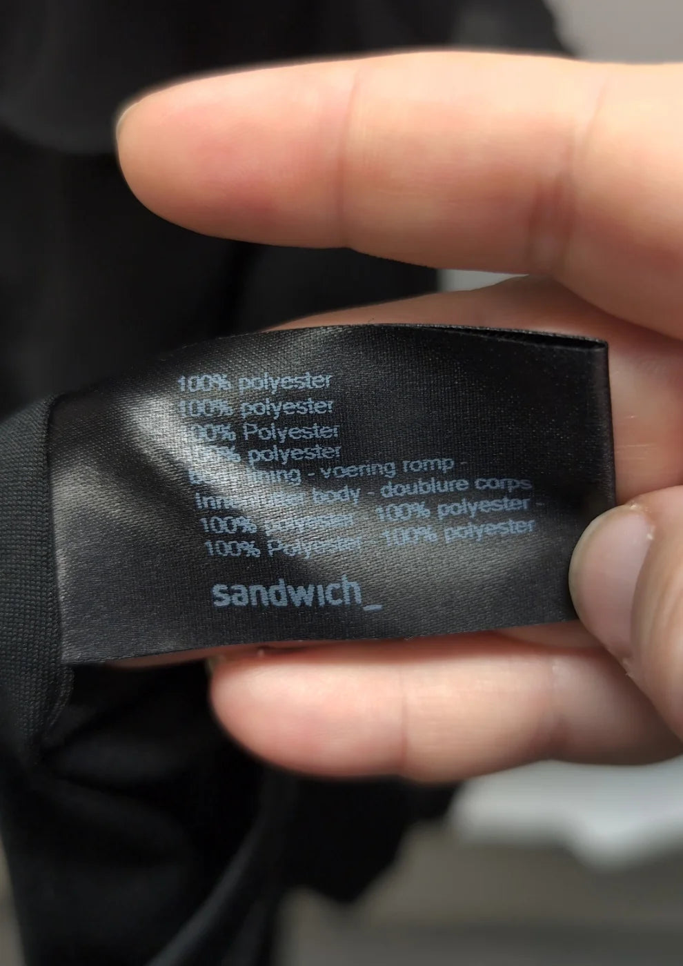Sandwich svart volangklänning
