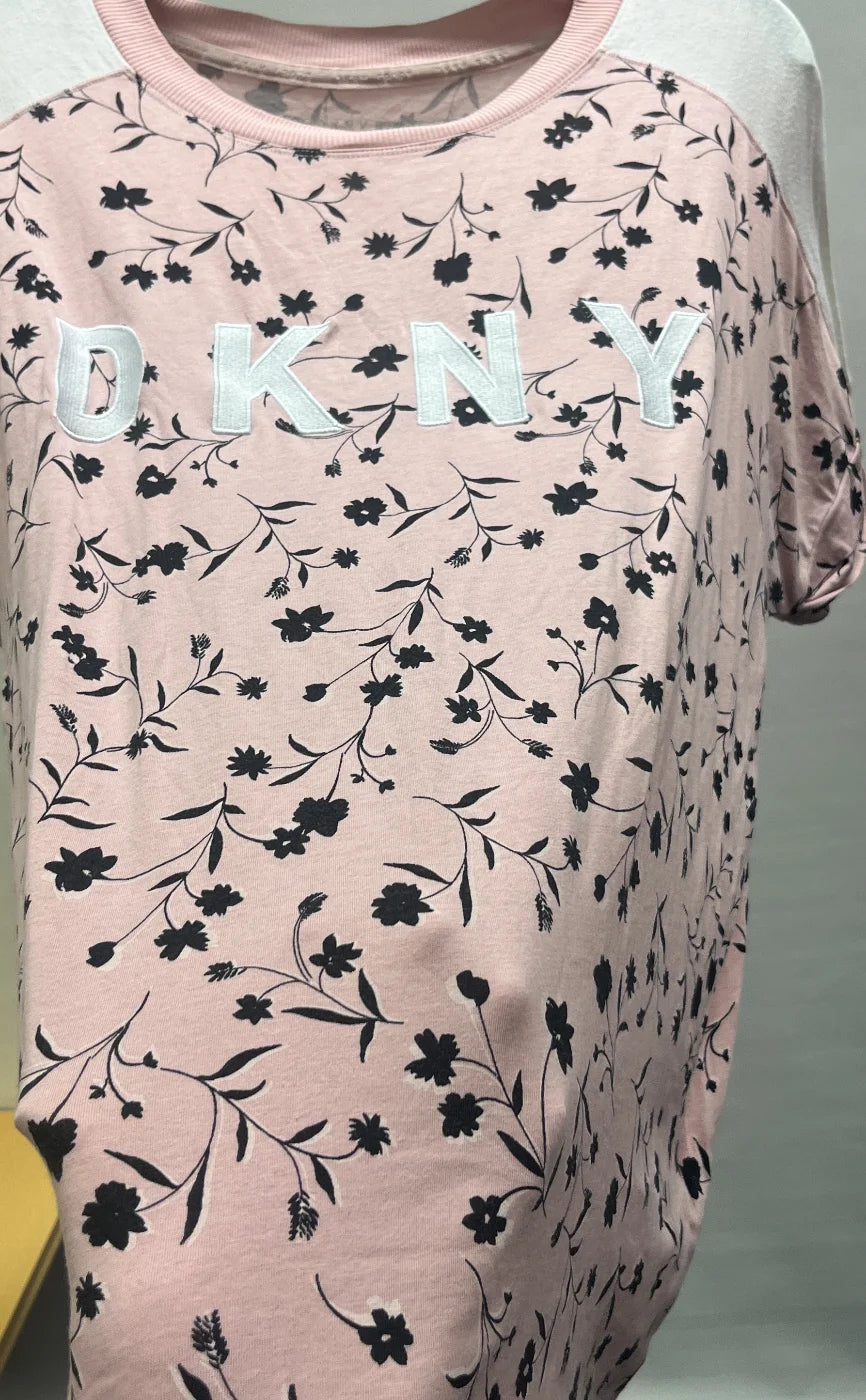 DKNY rosa t-shirt med blommönster