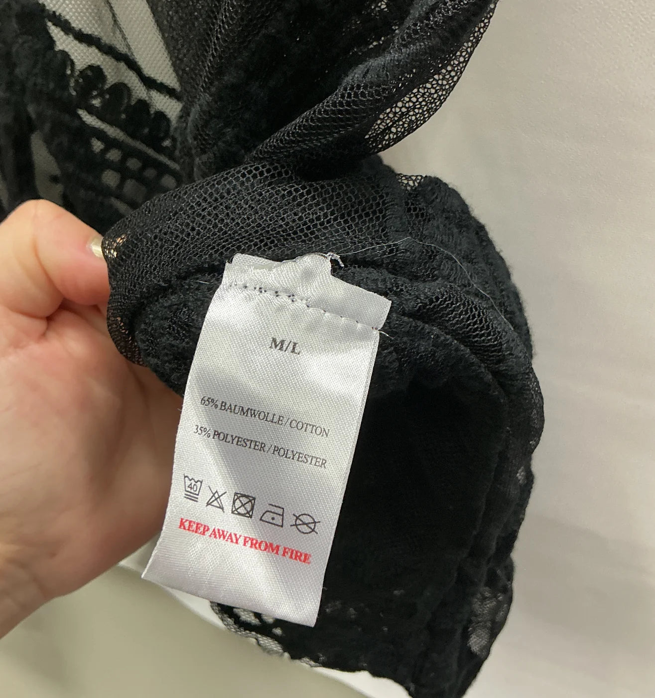 QED London Genomskinlig broderad kimono