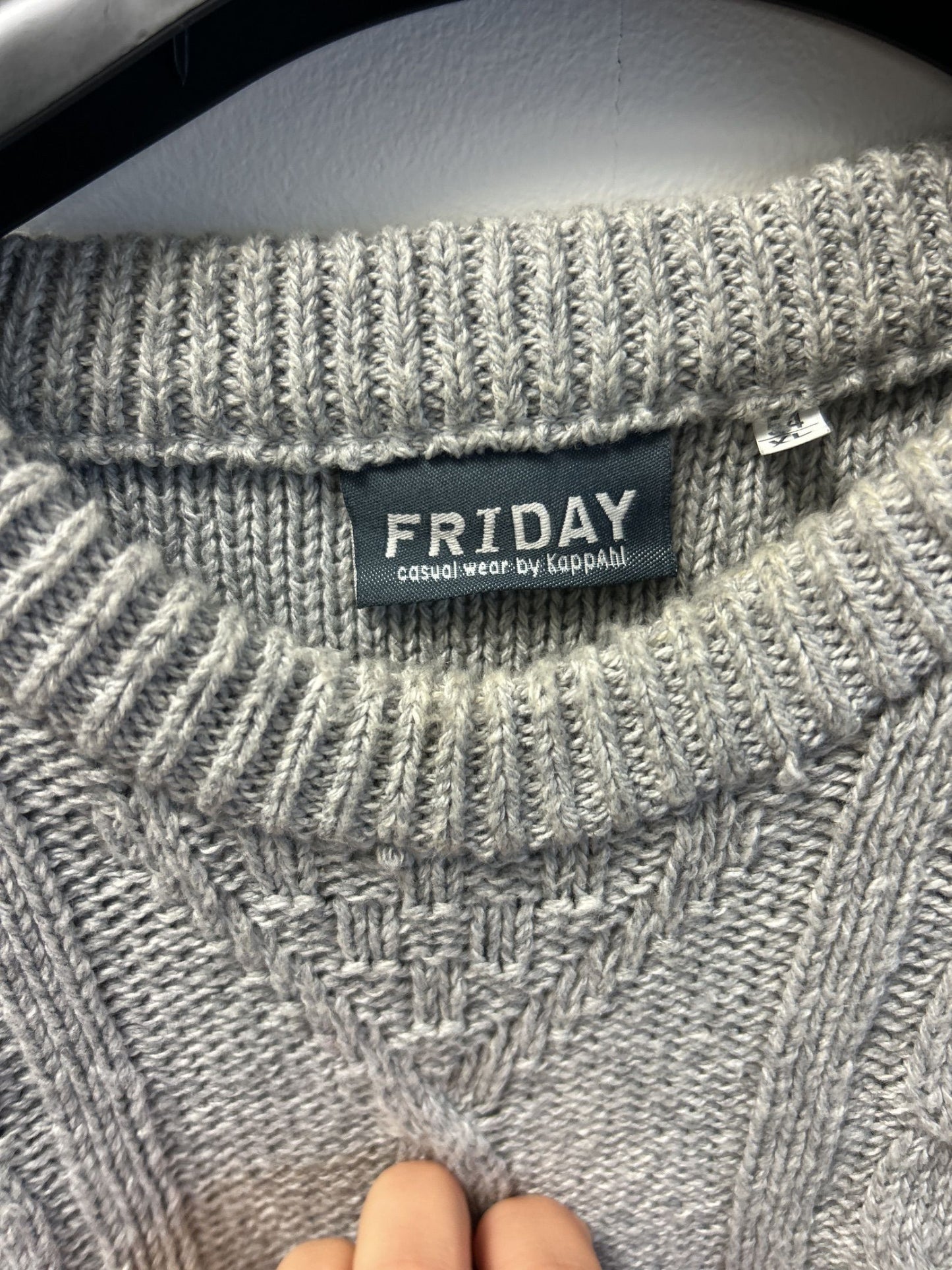 FRIDAY flätstickad tröja