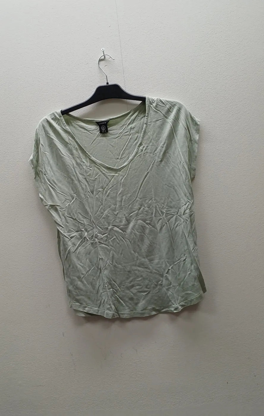 Lindex t-shirt med v-ringning i salviagr