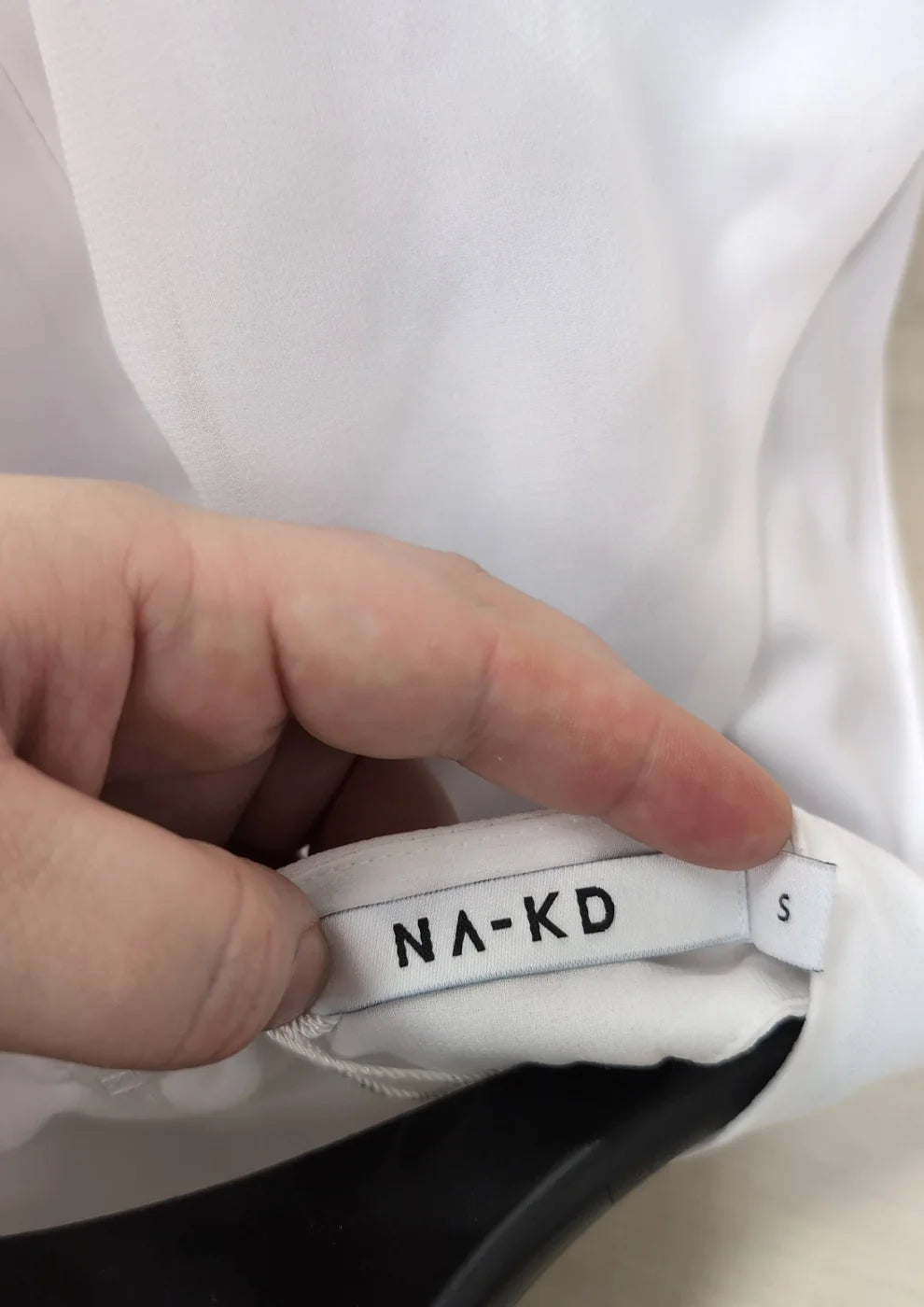 NA-KD halterneck swingklänning