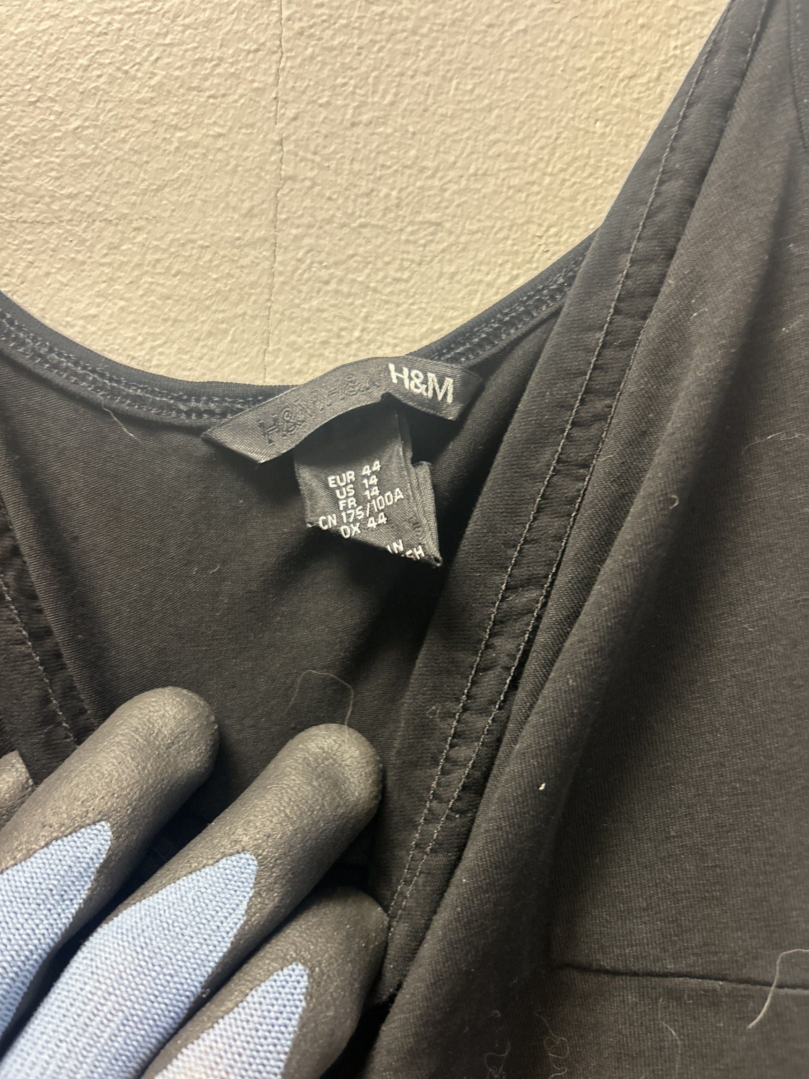 H&M svart underklänning med spaghettiband