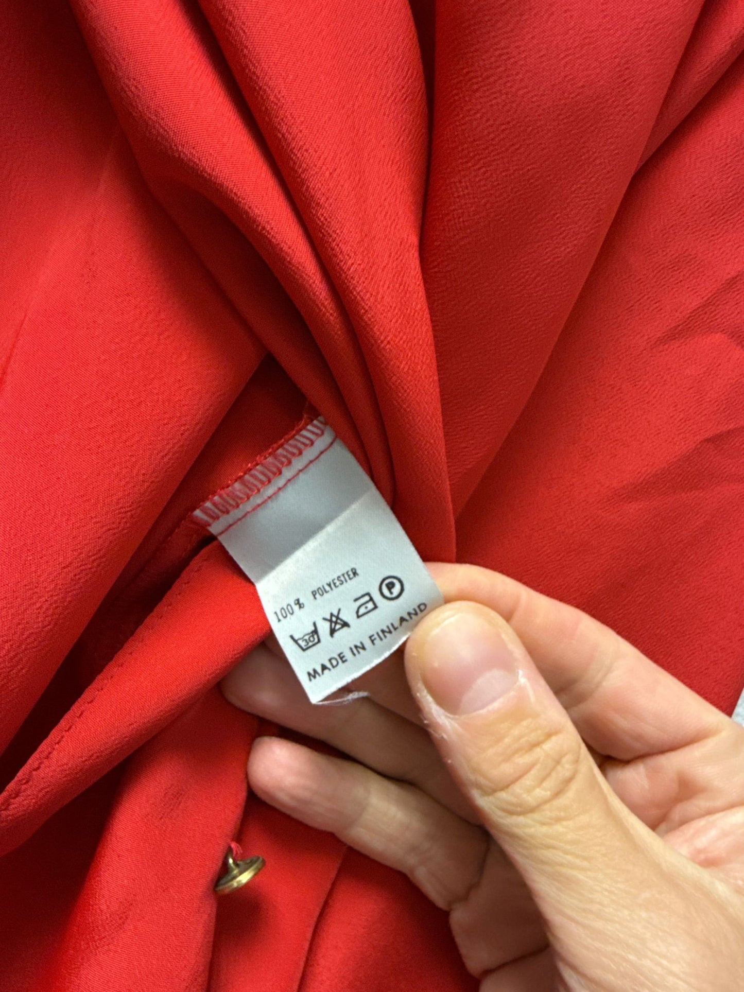 Prêt à Porter röd blus med knutkrage