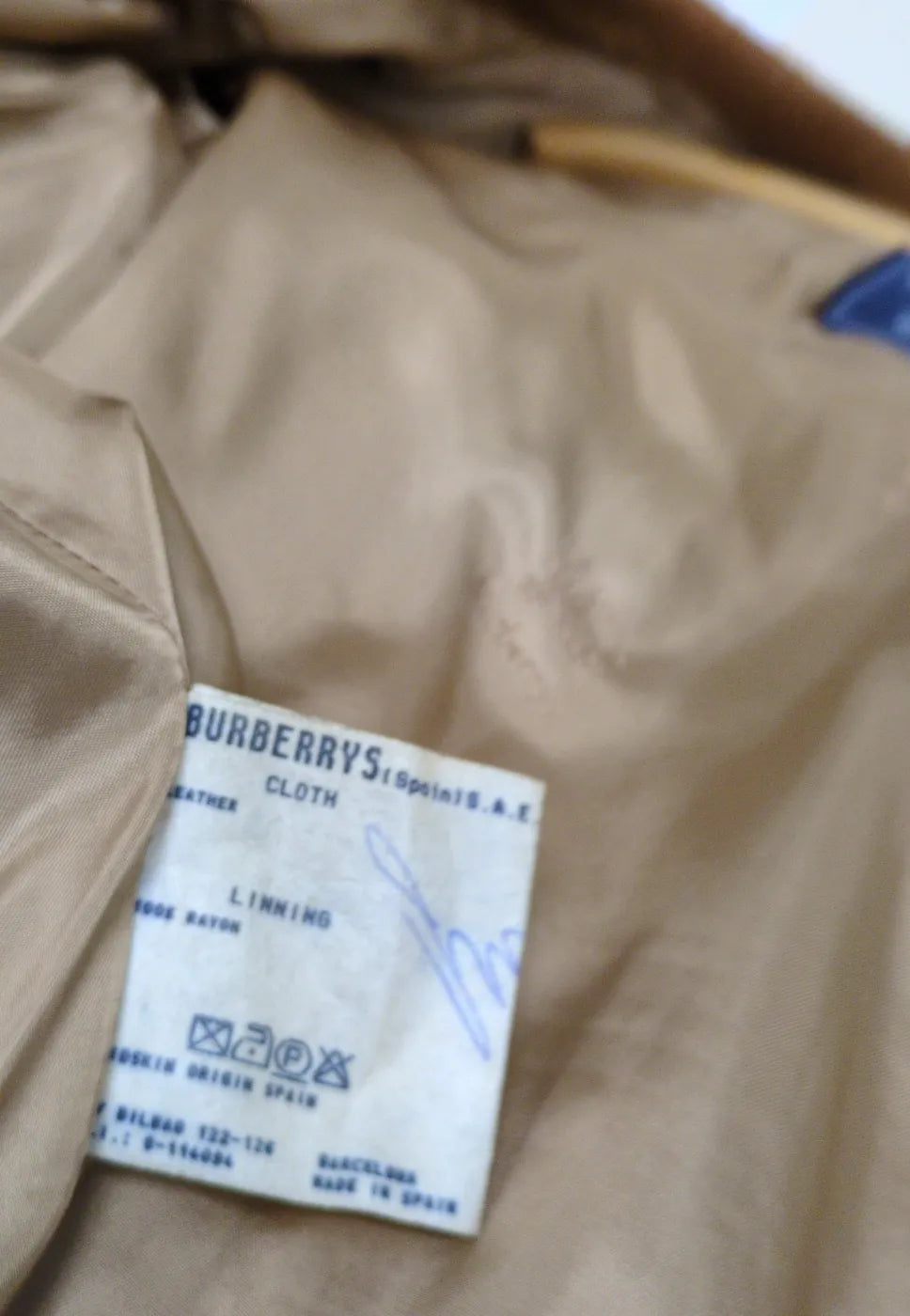 Burberrys mockajacka med ribbad nederkant