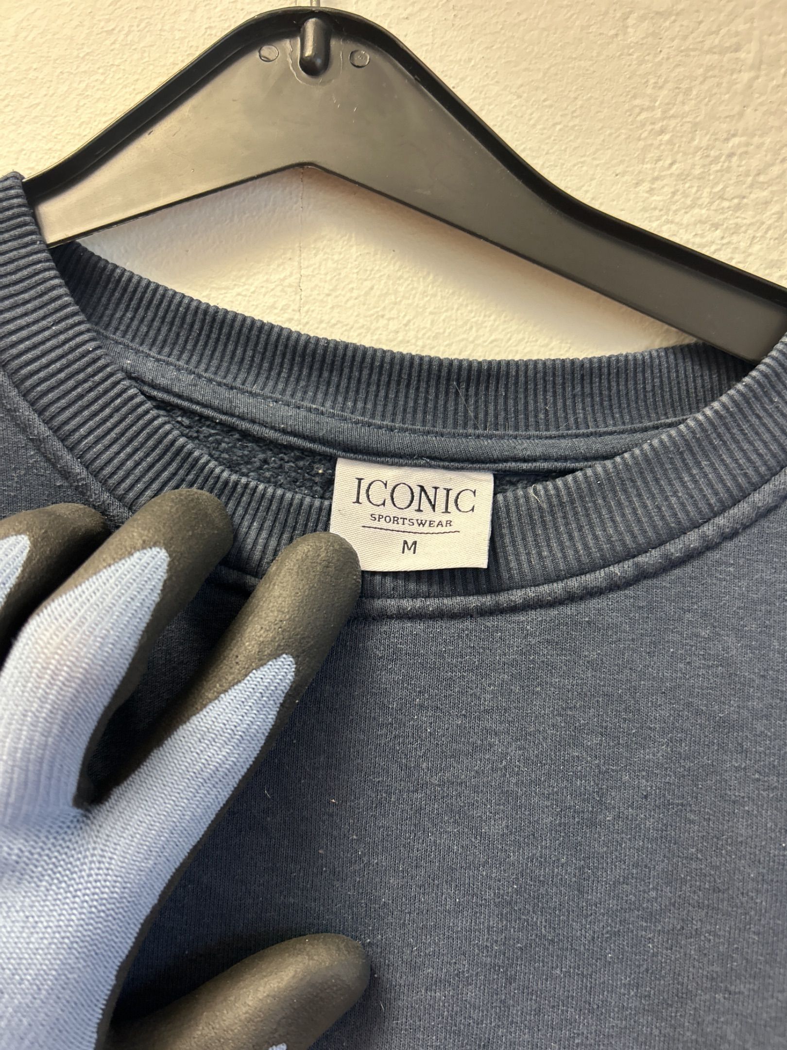 Iconic Sportswear marinblå sweatshirt med rund hals