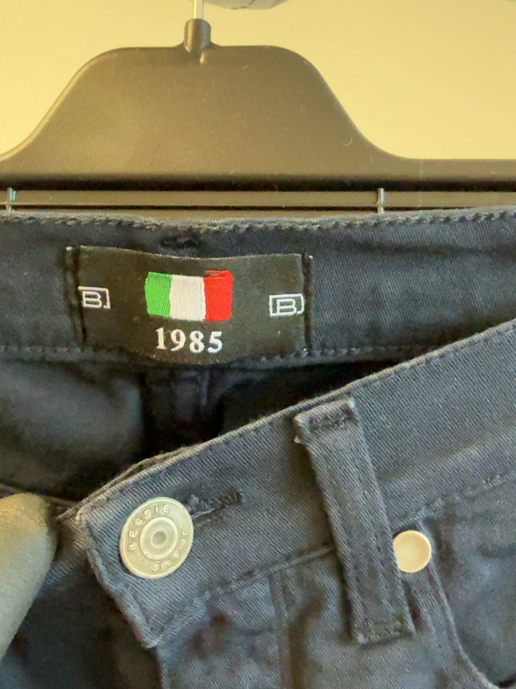 B B damjeans i mörk marinblå färg