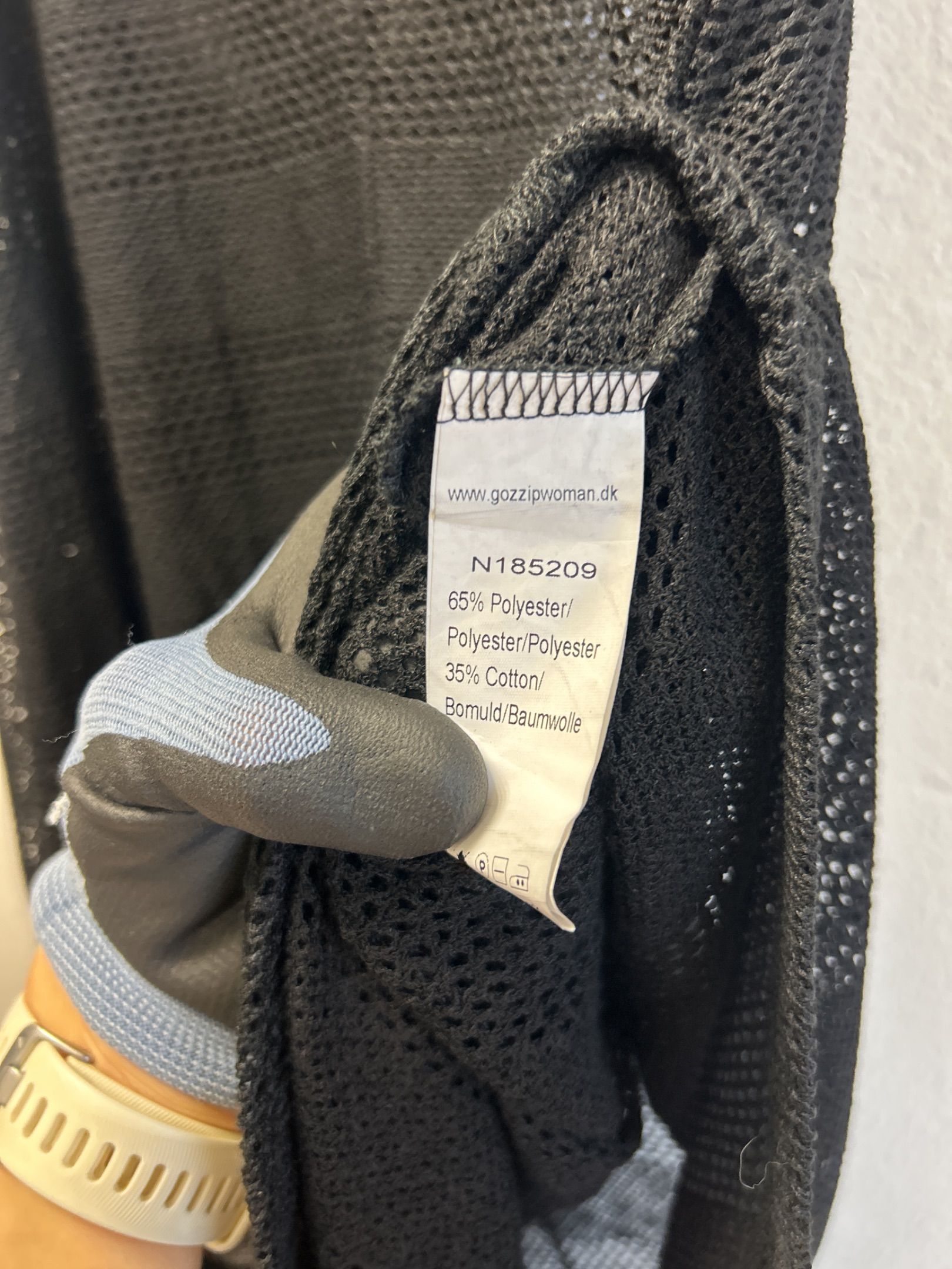 Näin by Gozzip svart ärmlös stickad klänning