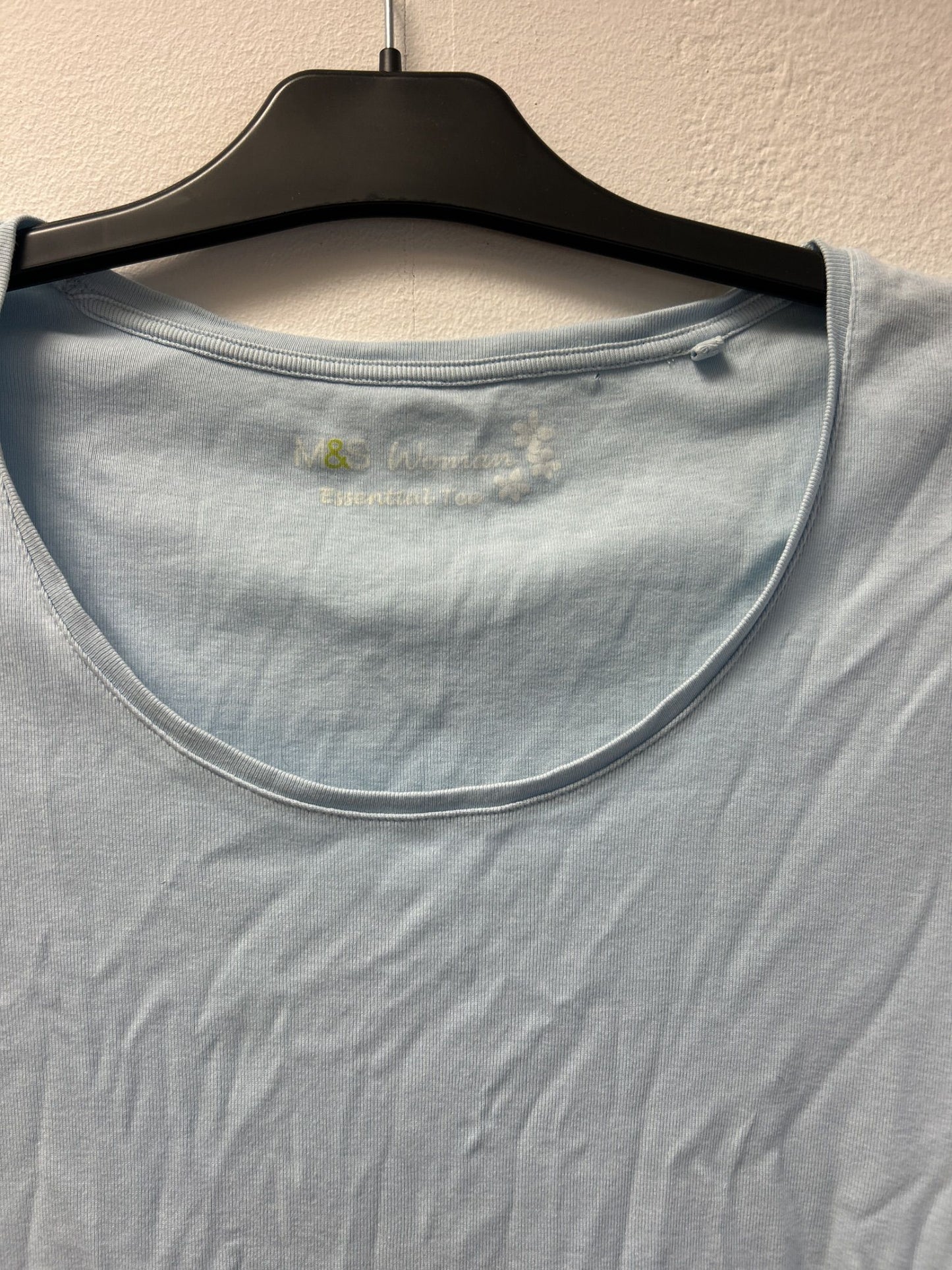 M&S ljusblå t-shirt med kort ärm