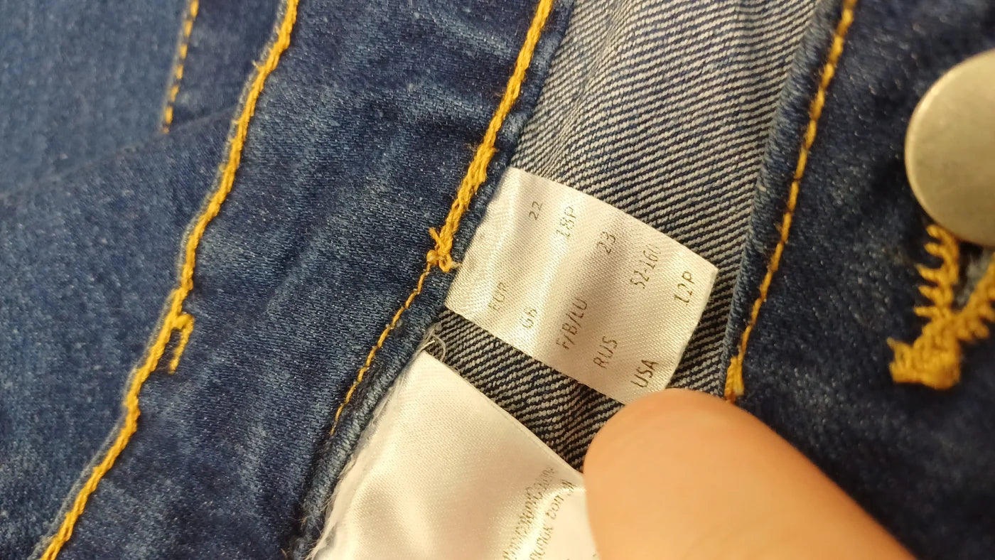 Mörkblå denimjeans med resårmidja