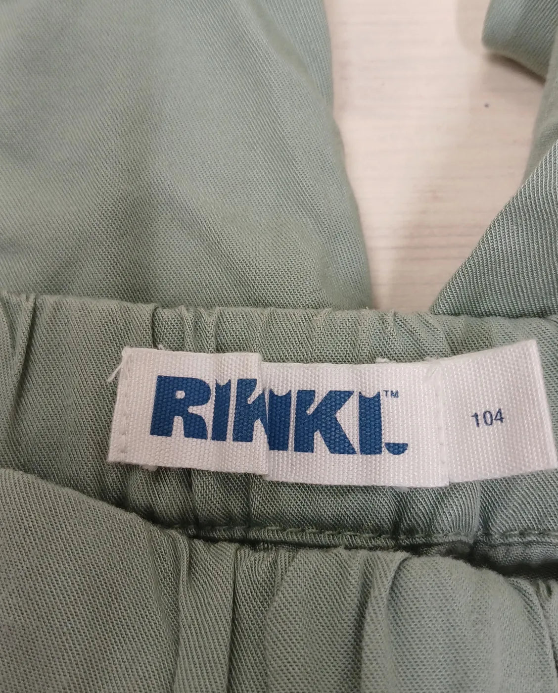 Rikiki barn cargo-byxor i ljus salviagrön