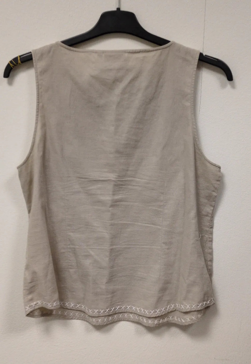 Fransa broderad beige ärmlös topp