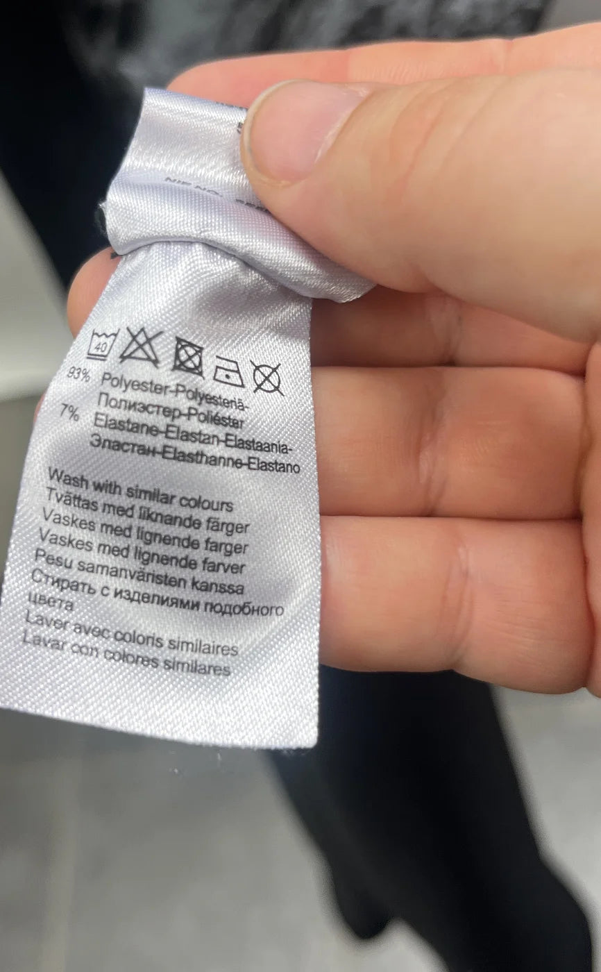 Ellos svart sammetklänning med lång ärm