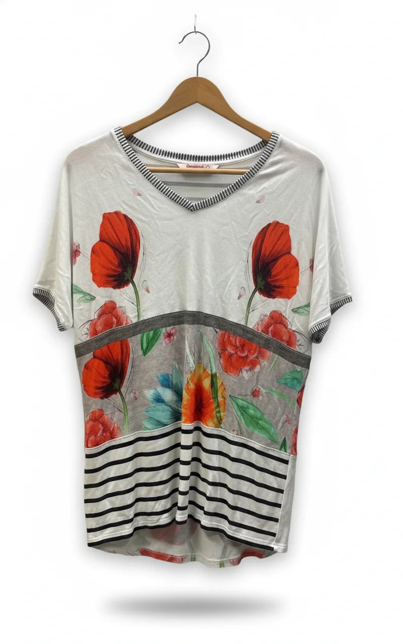 Desigual t-shirt med blommönster och v-ringning