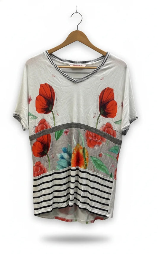 Desigual t-shirt med blommönster och v-ringning