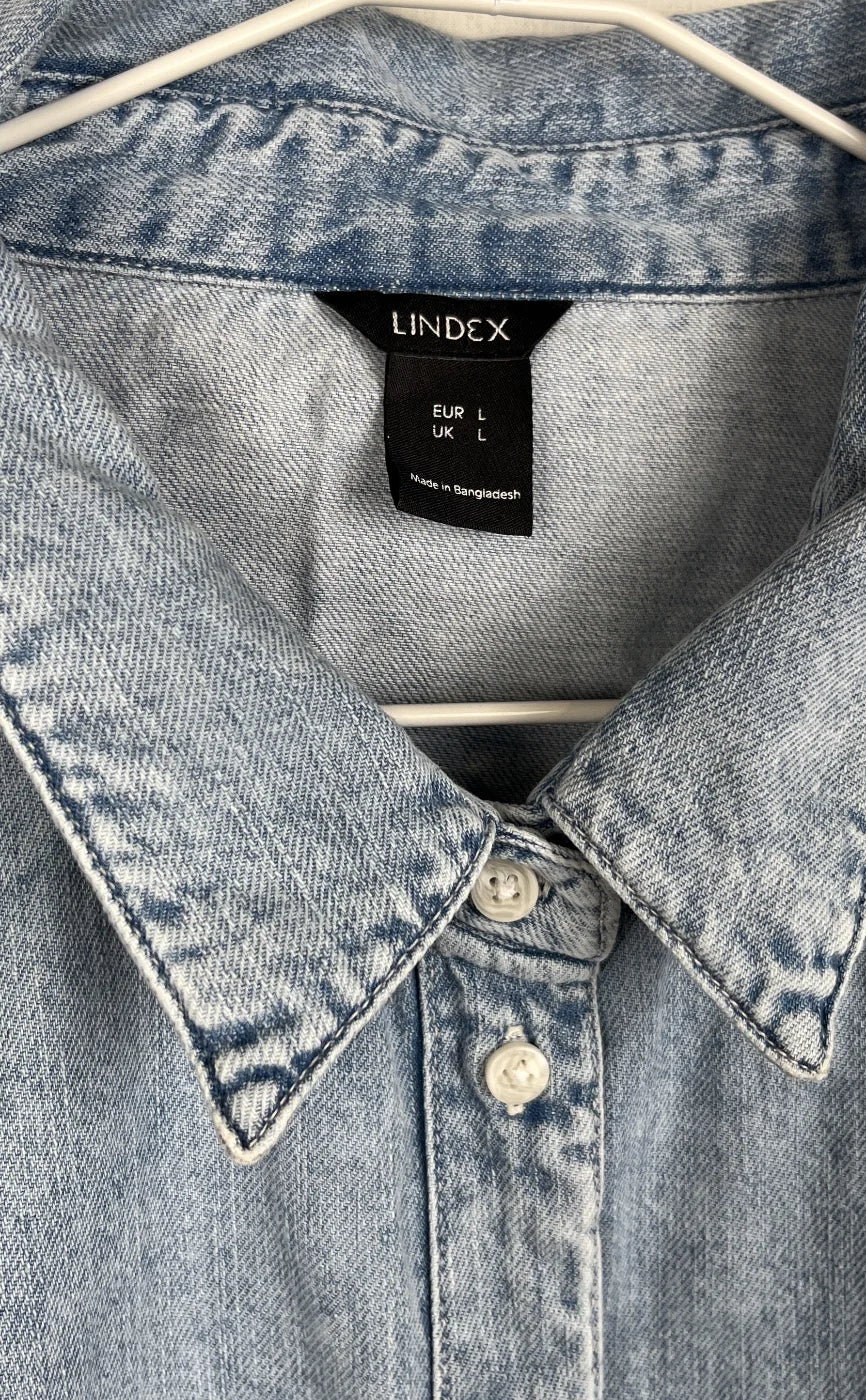 Lindex ljusblå jeansskjorta