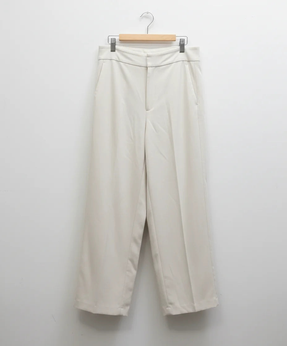 InWear ljusbeige plisserade byxor