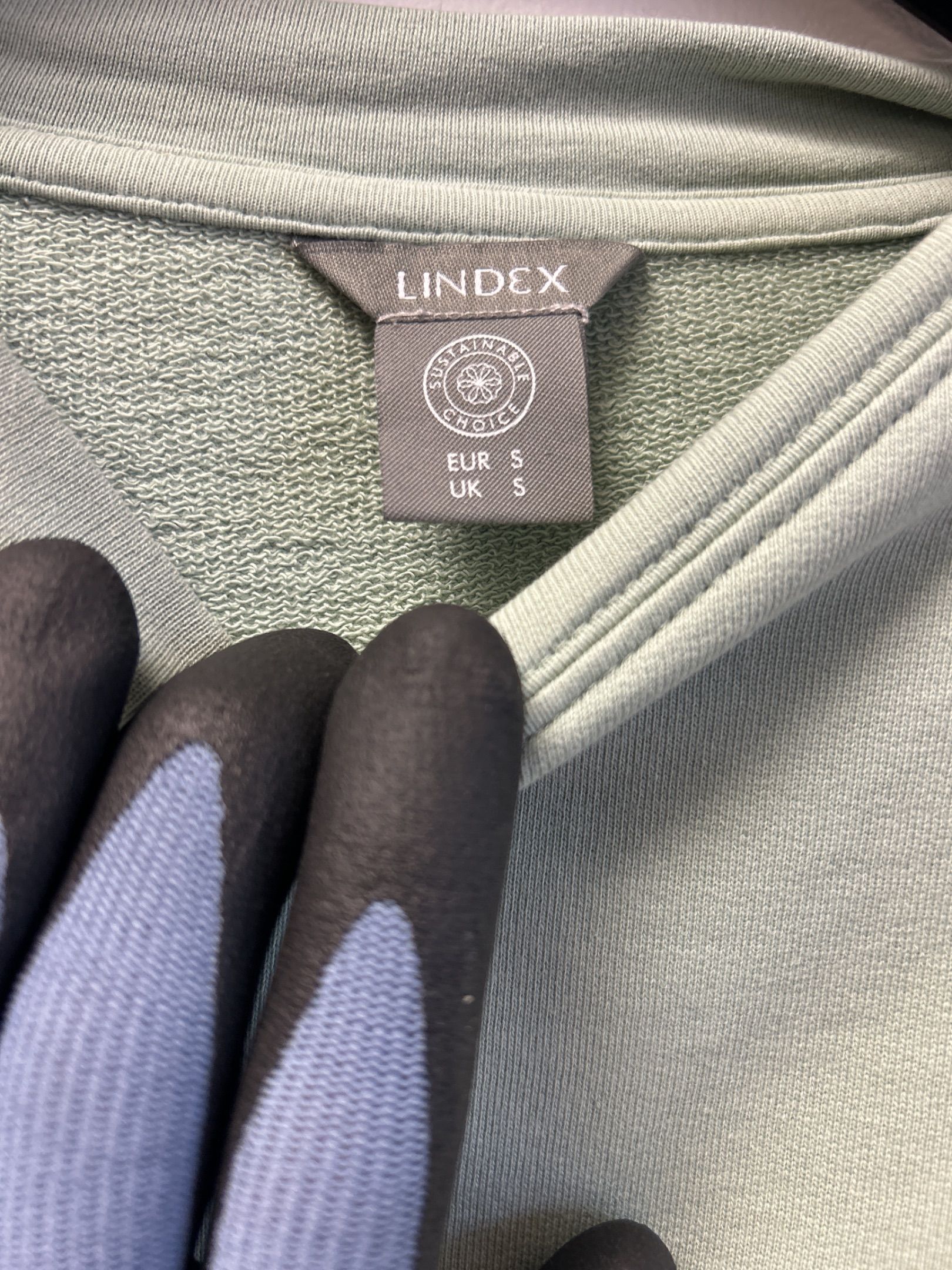 Lindex kort sweatshirt i salviagrönt