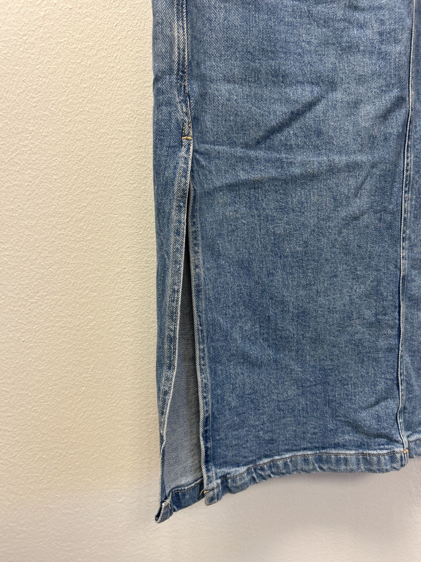 H&M &DENIM mellanblå denimkjol med sidoöppningar