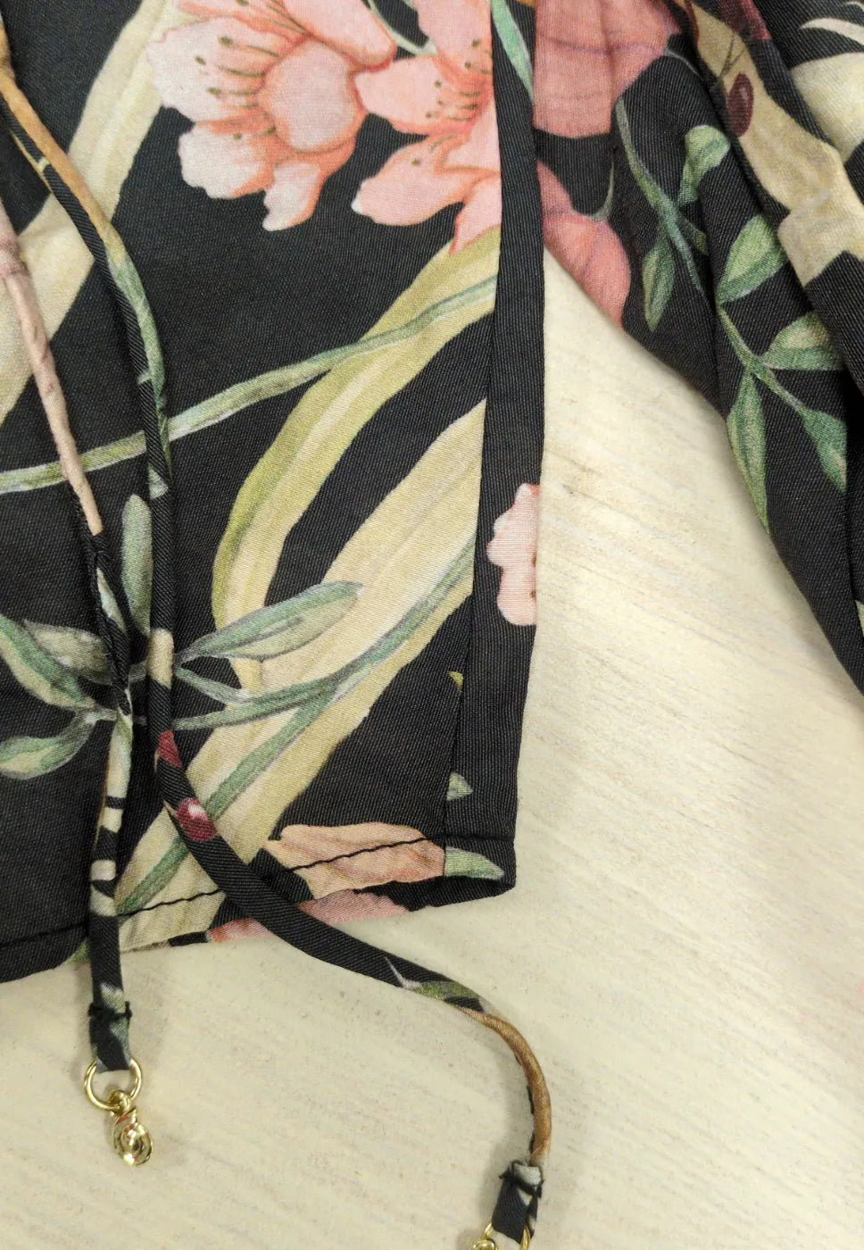 H&M blommig blus med långa ärmar