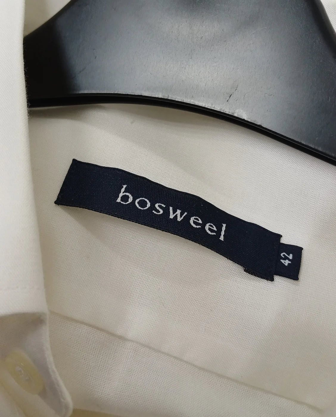 Bosweel vit blus med plisserad fram
