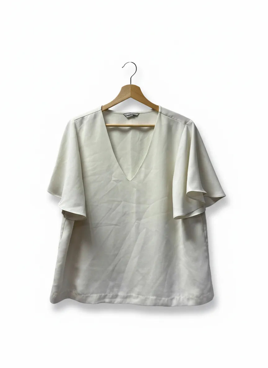 H&M vit blus med v-ringning och vida ärmar