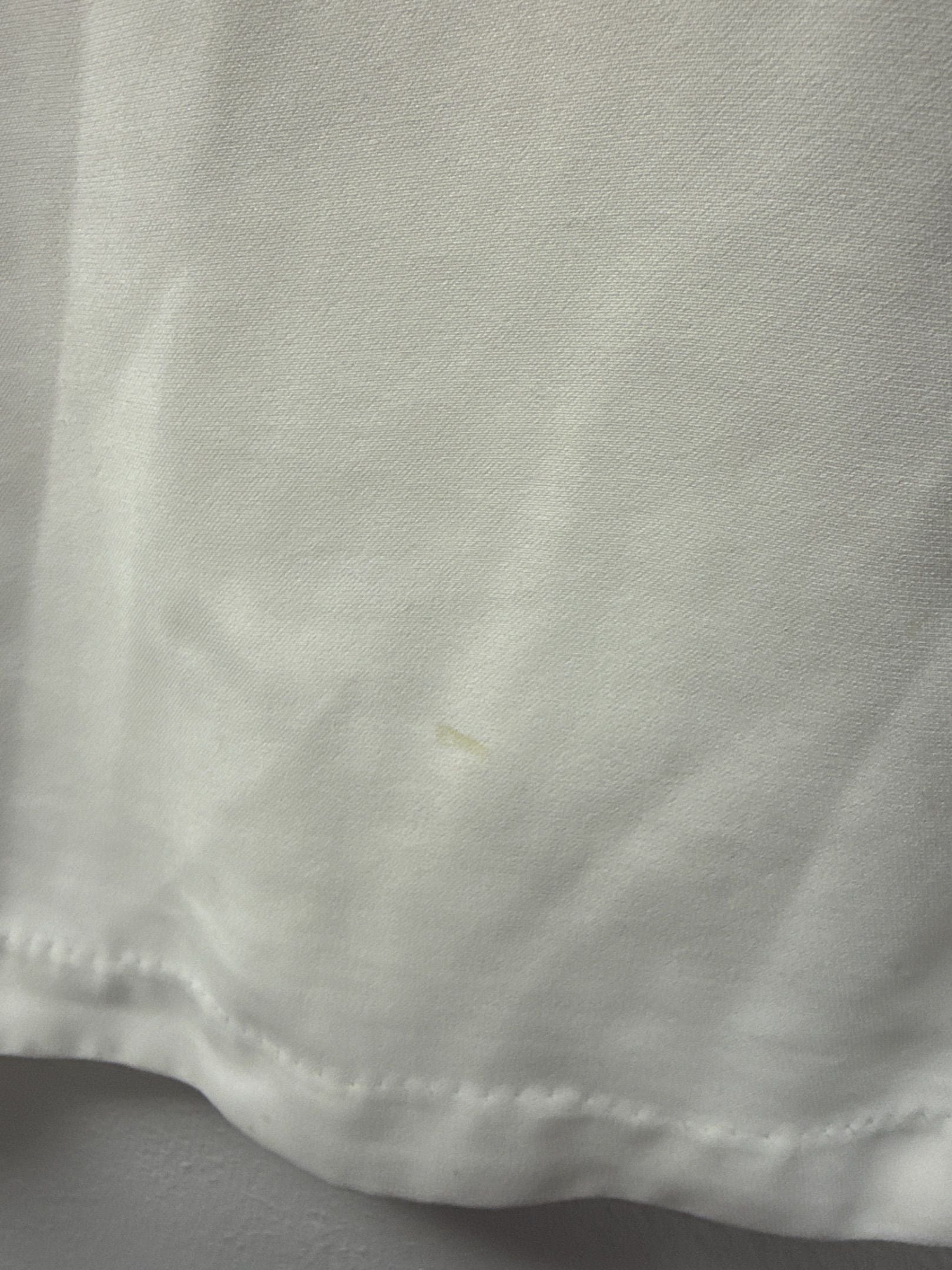 H&M vit blus med v-ringning och vida ärmar