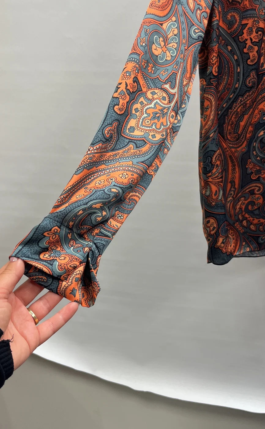 NISSA paisley mönstrad satinblus