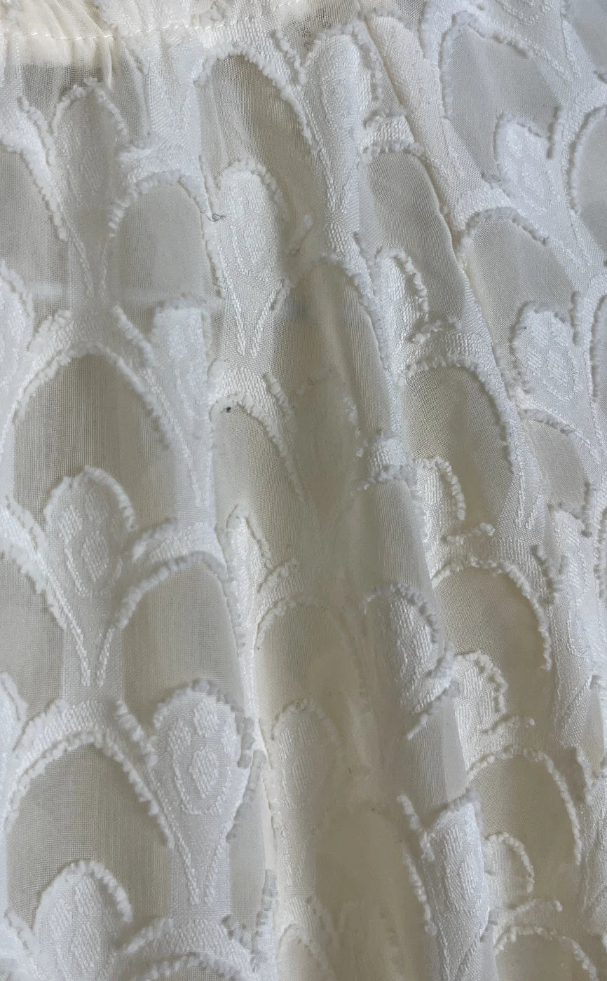 H&M beige blus med hög krage och struktur