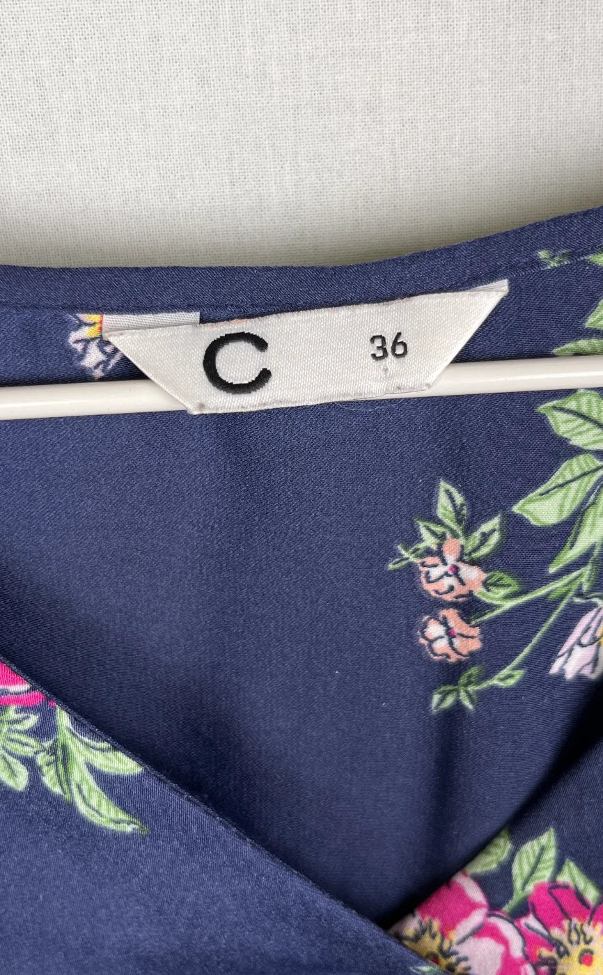 Cubus blommig blus med v-ringning