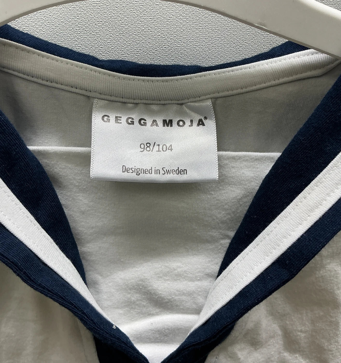 Geggamoja T-shirt med sjömanskrage