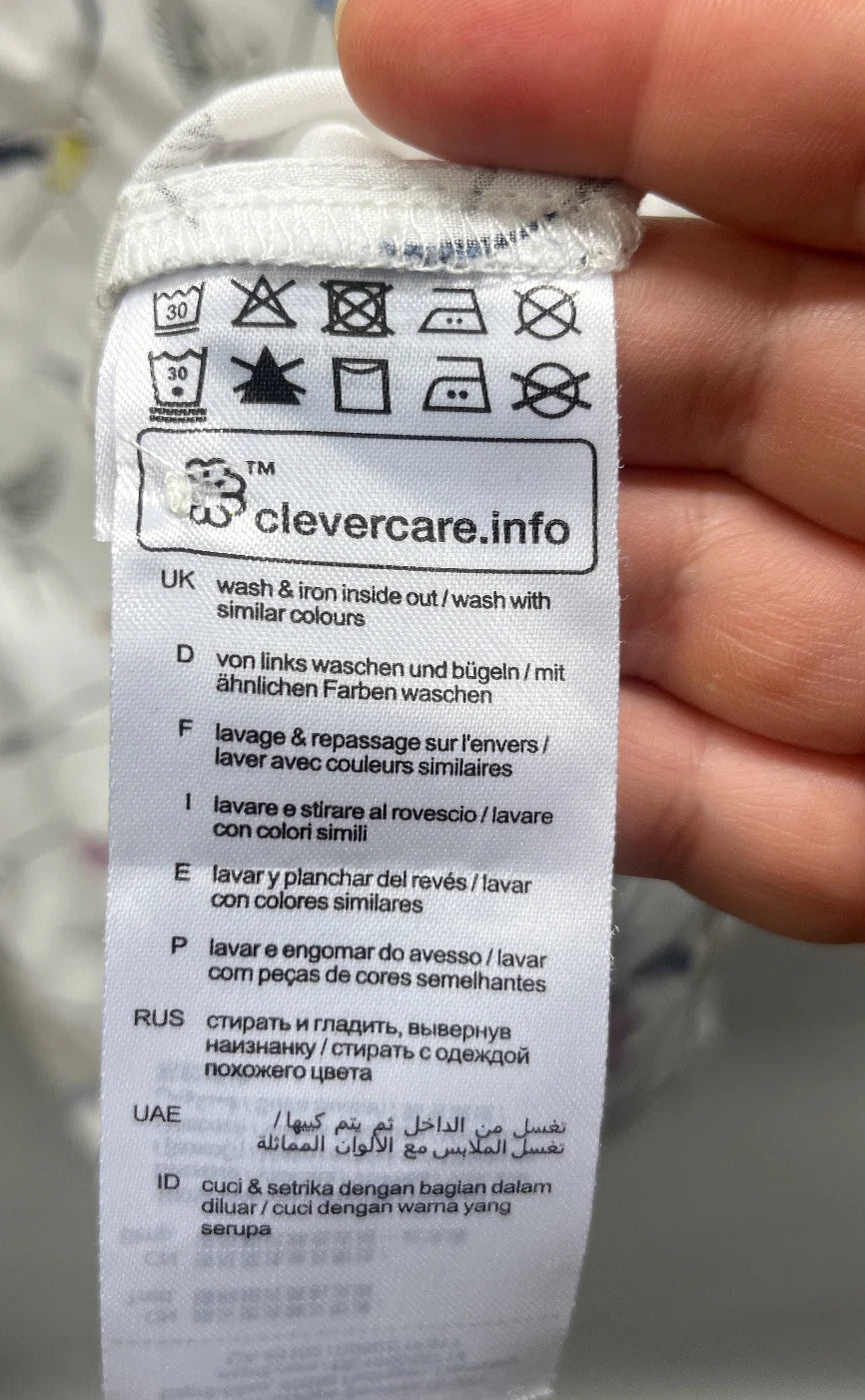 Esprit blus med fågelmönster och kort ärm
